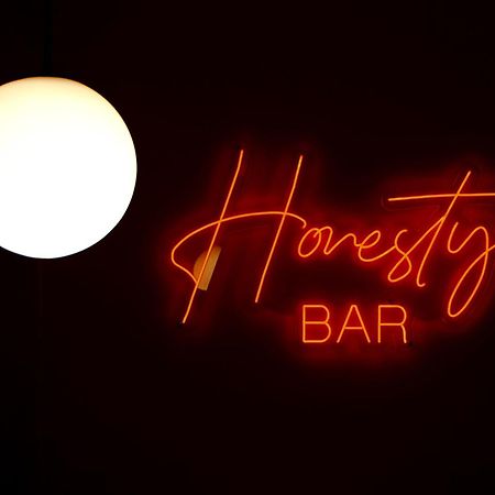 Heart Hotel Limassol Luaran gambar